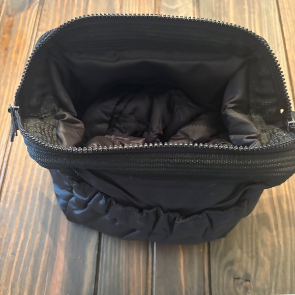 Givenchy Zip Pouch Cosmetic Bag Black - Picture 4 of 5